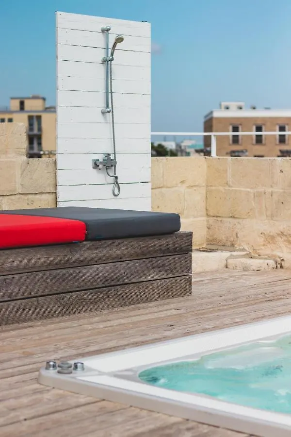 Sui Tetti Luxury Rooms Lecce 2*,