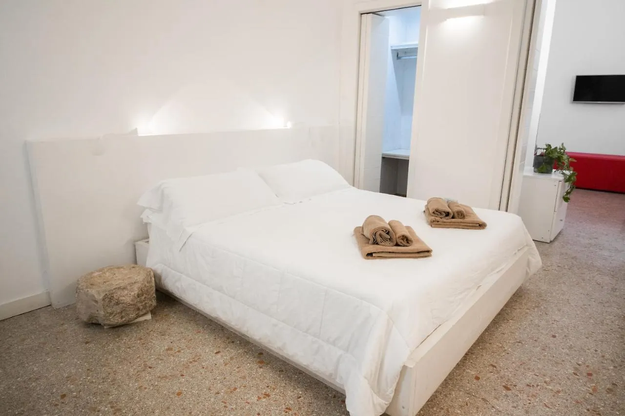 Sui Tetti Luxury Rooms Lecce Maison d'hôtes
