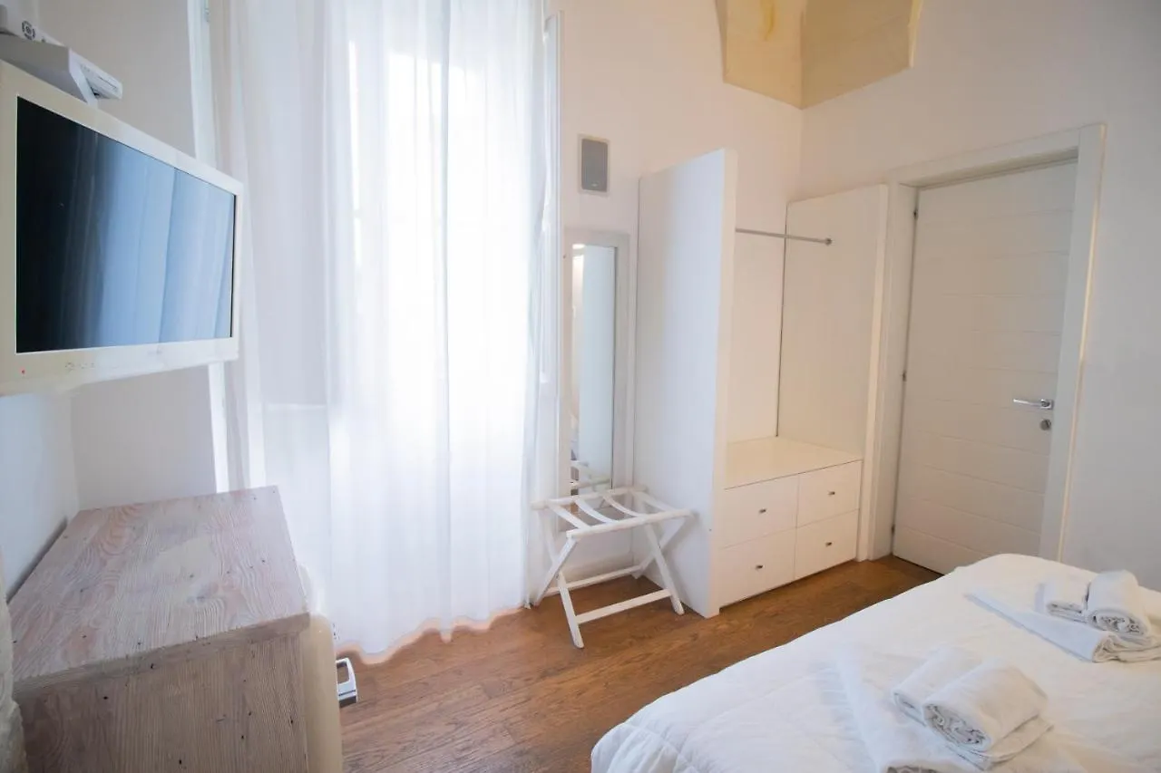 Sui Tetti Luxury Rooms Lecce Guest house