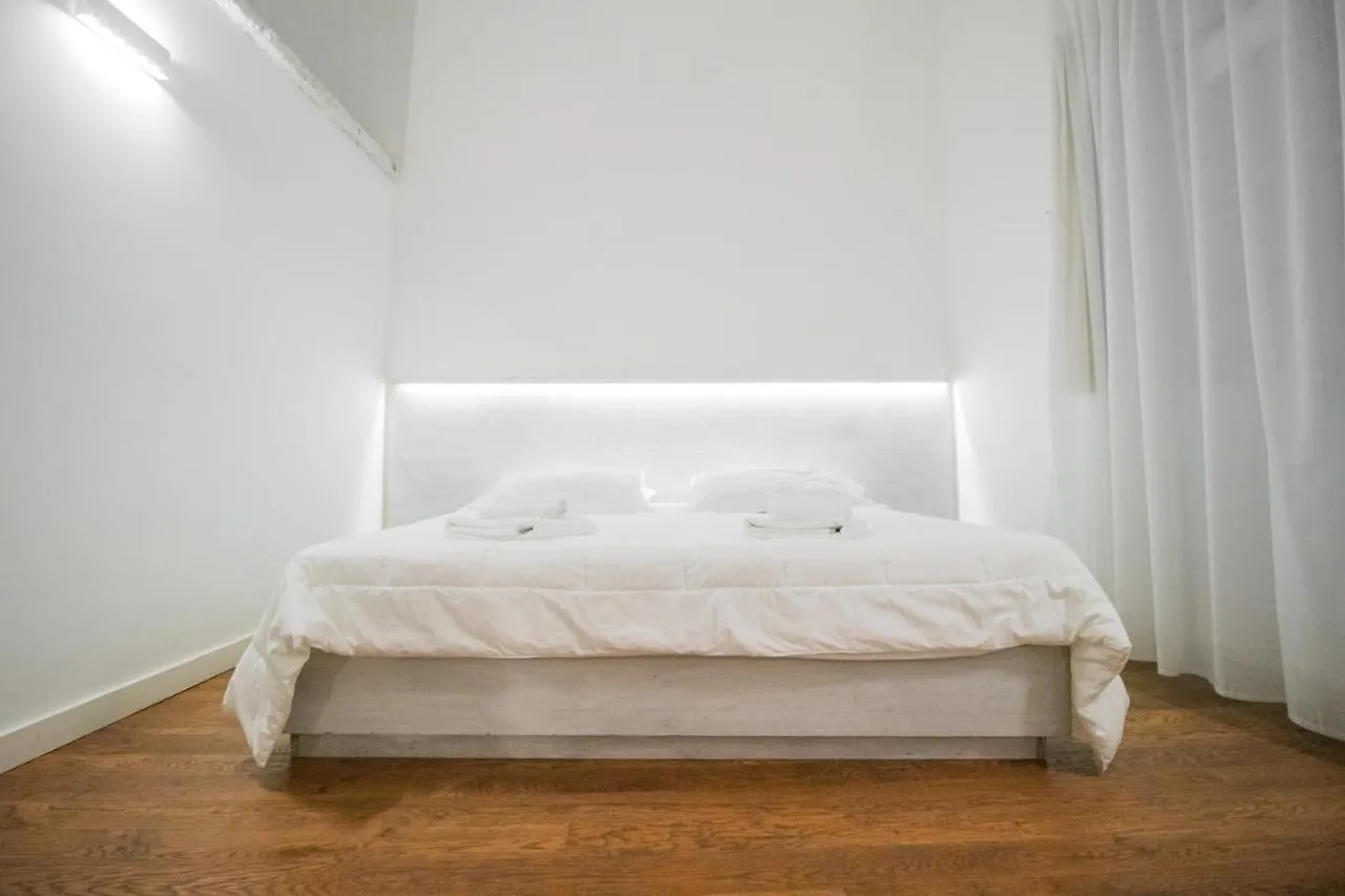 Sui Tetti Luxury Rooms Lecce 2*,